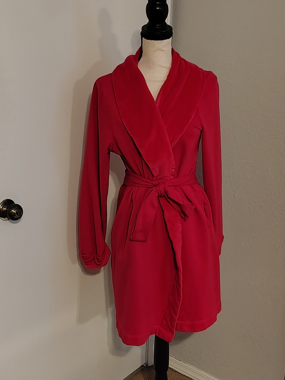 Victoria's Secret Red Plush Shawl-Collar Robe with Tie Belt And Pockets